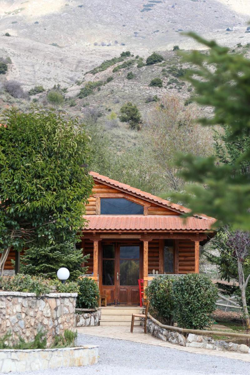Orias Guesthouse & Farm كالافريتا المظهر الخارجي الصورة