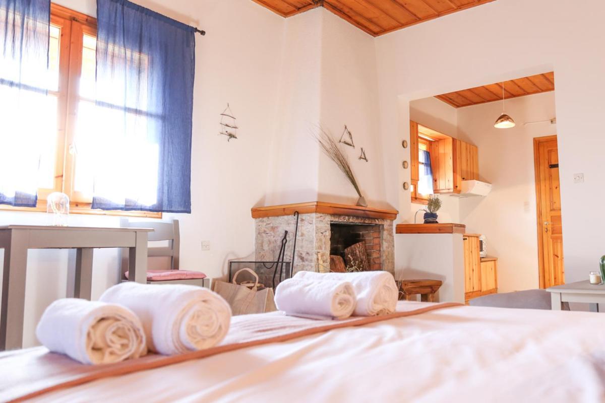 Orias Guesthouse & Farm كالافريتا المظهر الخارجي الصورة