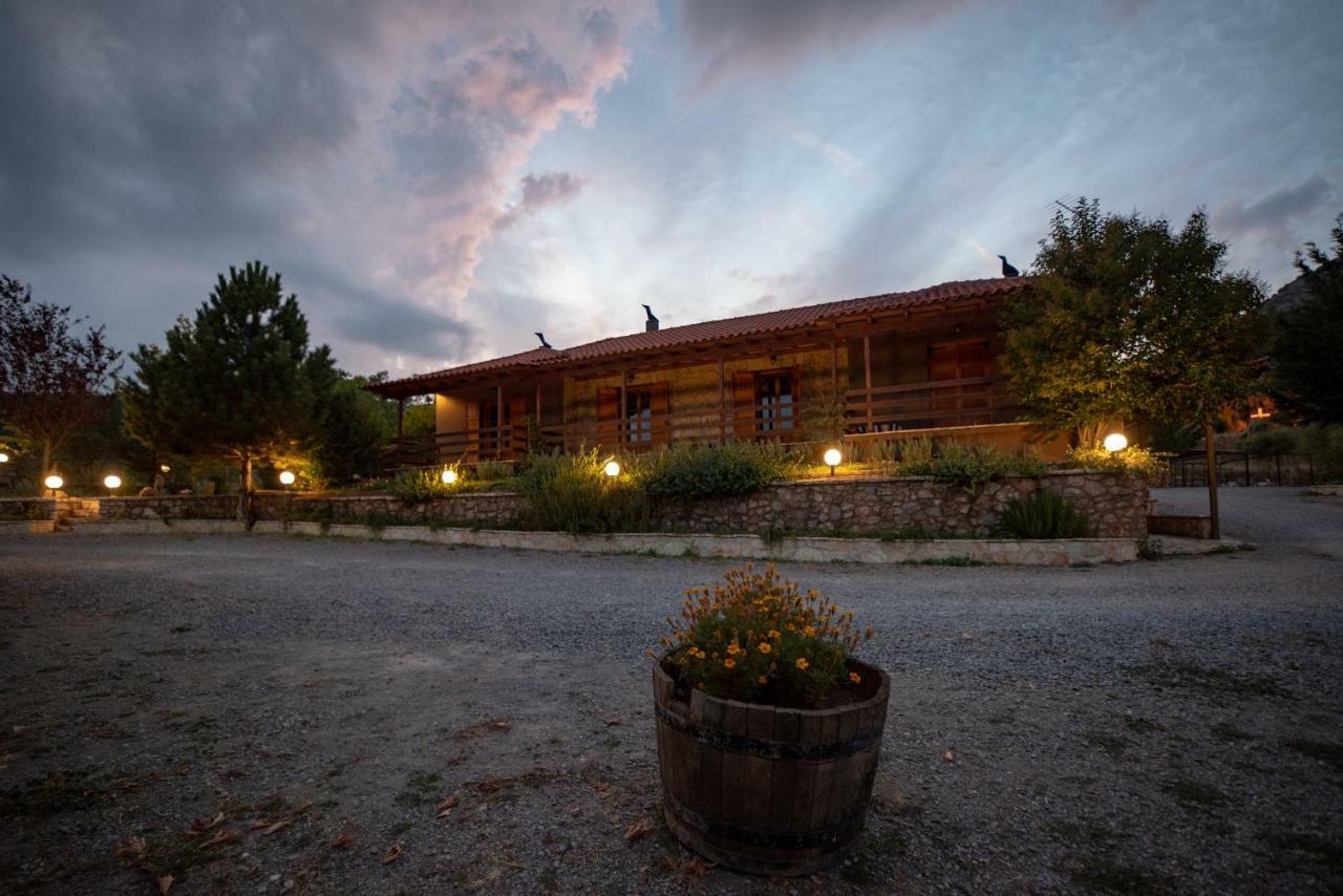 Orias Guesthouse & Farm كالافريتا المظهر الخارجي الصورة