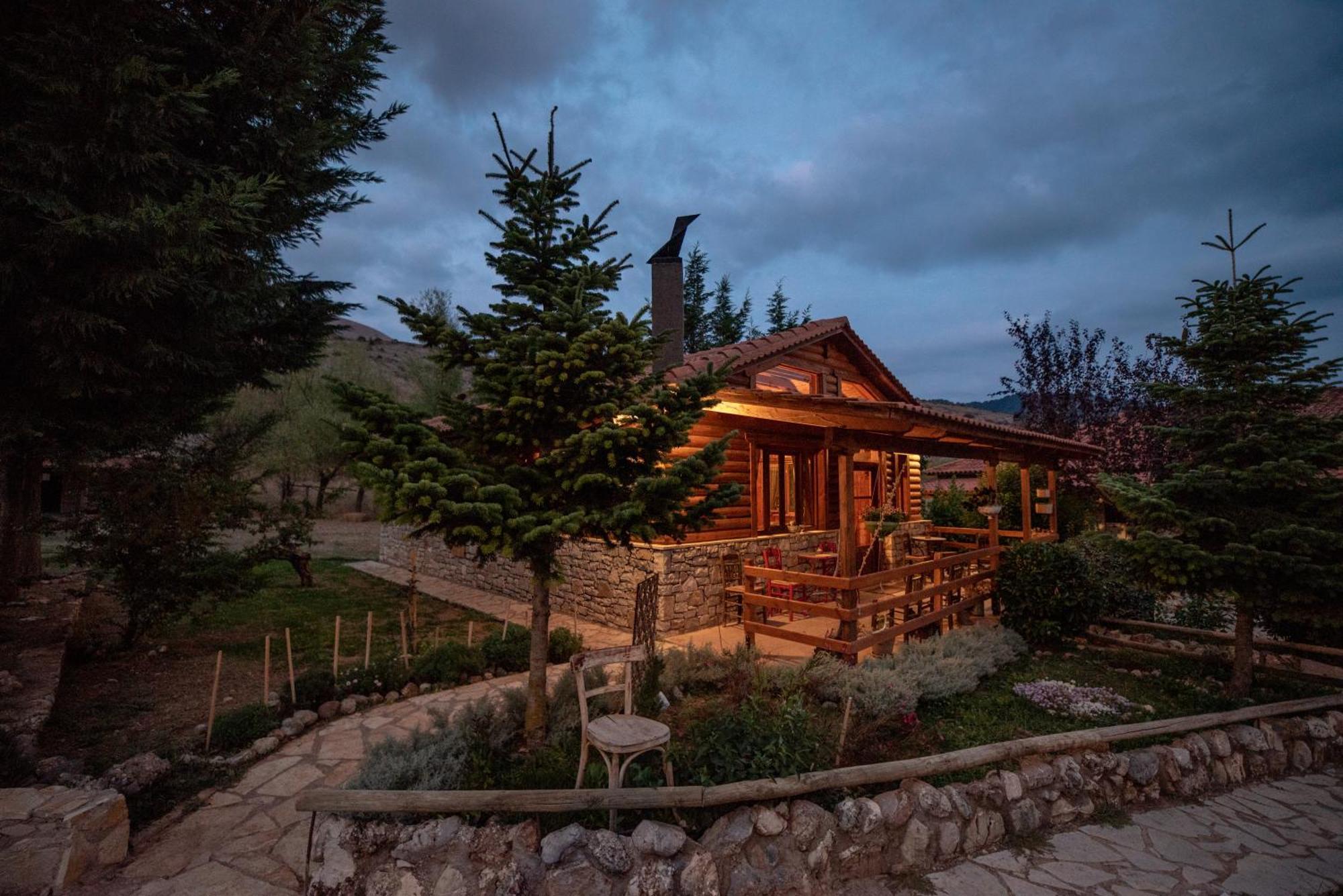 Orias Guesthouse & Farm كالافريتا المظهر الخارجي الصورة