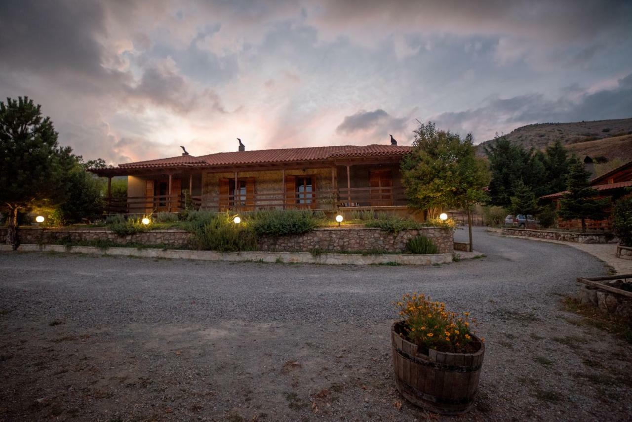 Orias Guesthouse & Farm كالافريتا المظهر الخارجي الصورة